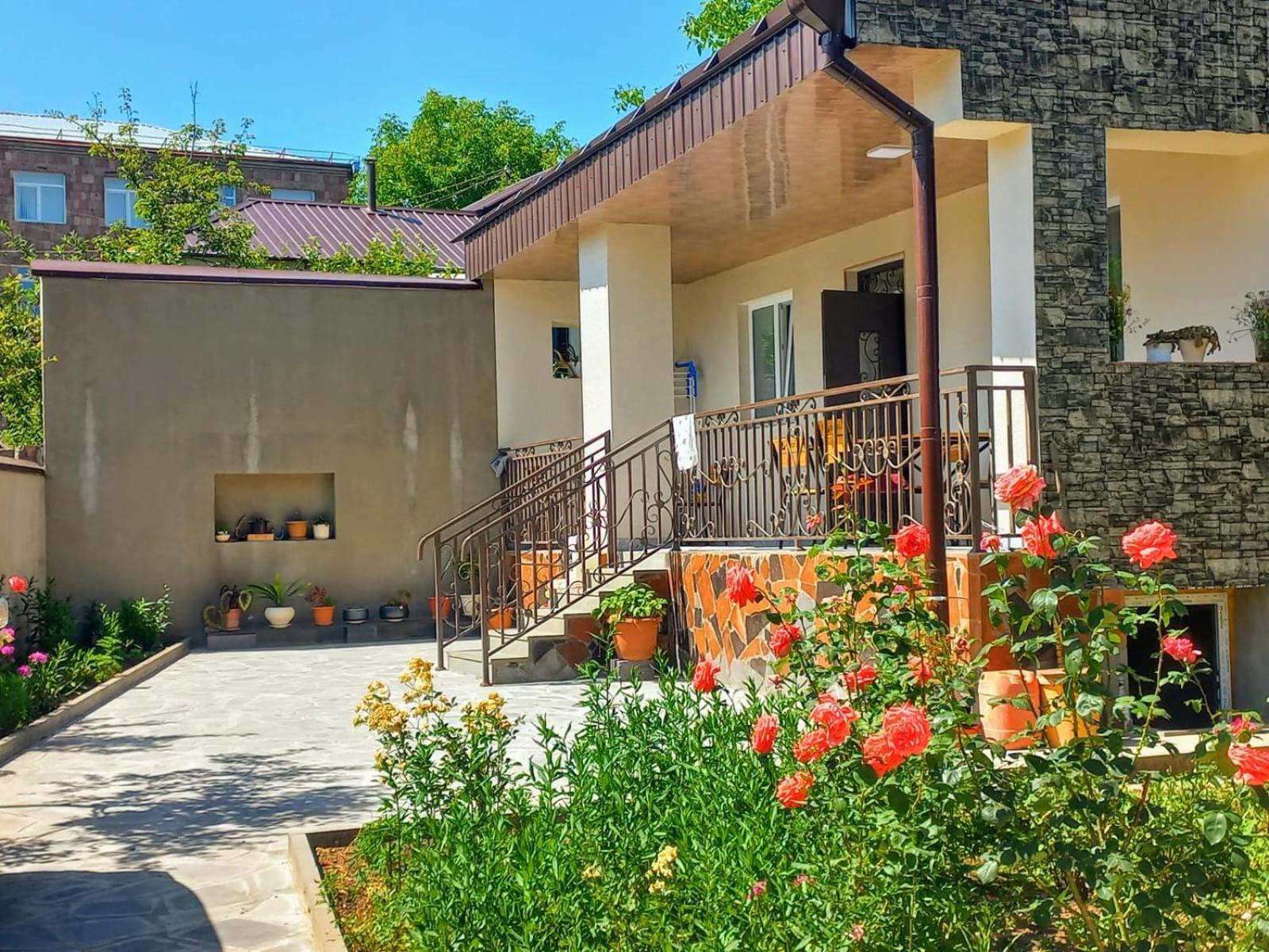 Inexpensive House Bed & Breakfast Vanadzor Exterior foto